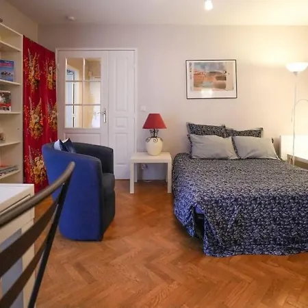 Апартаменты Charming Studio With Terrace *